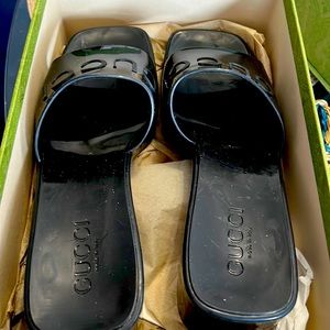 Black Gucci Rubber Slide